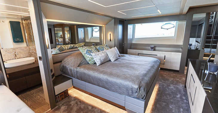 Rent a yacht in Club Naútico de Sant Antoni de Pormany - Pershing 9X