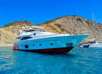 Chartern Sie yacht in Marina Ibiza - Astondoa 82