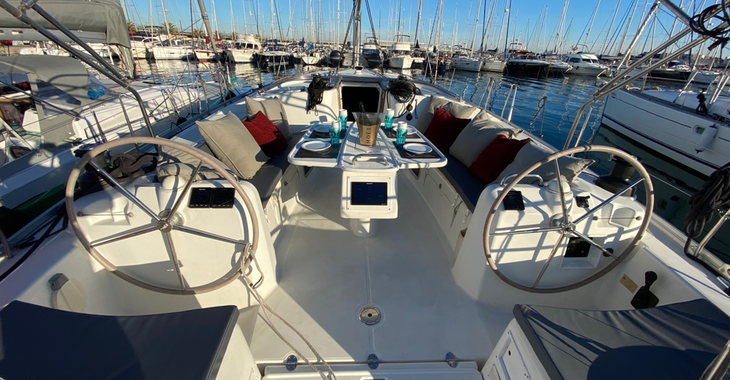 Rent a sailboat in Real Club Náutico de Valencia - Beneteau Cyclades 50.4