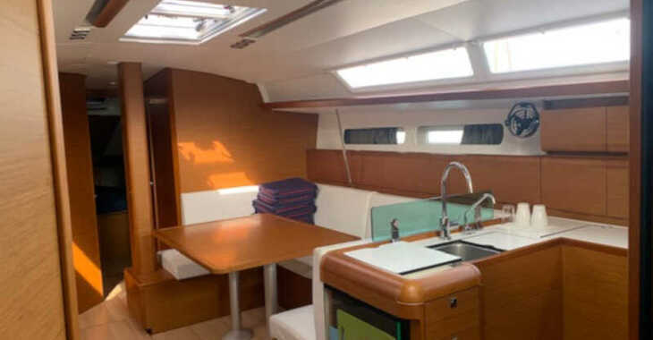 Rent a sailboat in Salerno - Sun Odyssey 449