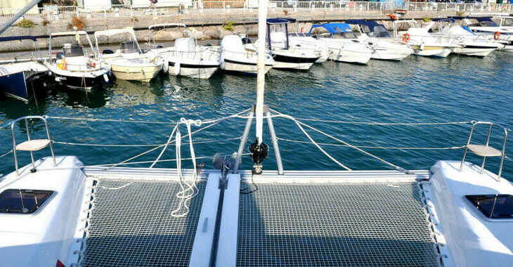 Rent a catamaran in Salerno - Lagoon 42