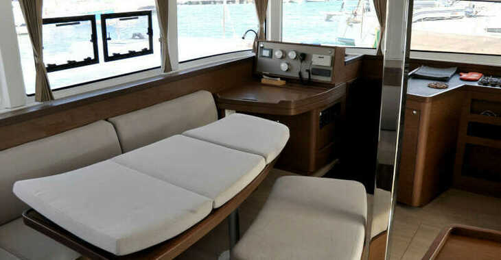 Rent a catamaran in Salerno - Lagoon 42