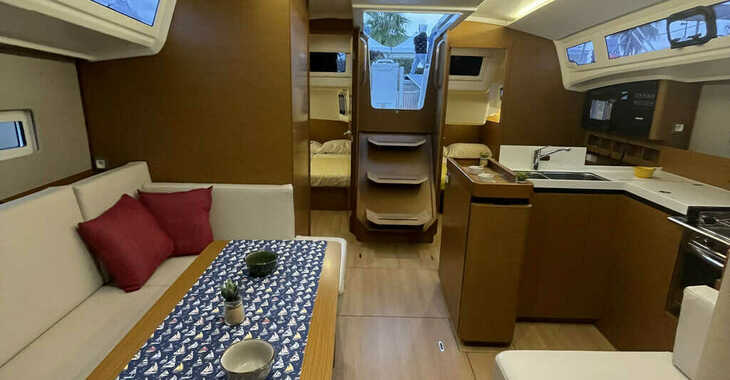 Rent a sailboat in Salerno - Sun Odyssey 410