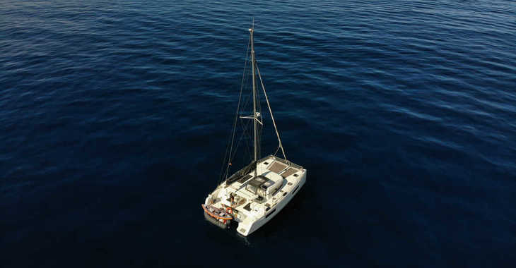 Rent a catamaran in Playa Talamanca - Lagoon 40