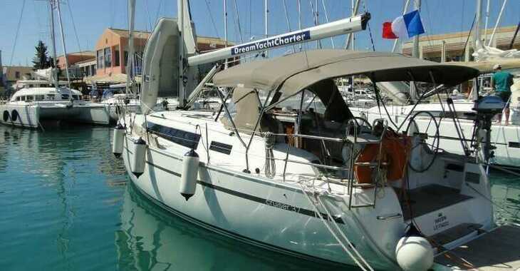 Rent a sailboat in Zaton Marina - Bavaria Cruiser 37 - 3 cab.