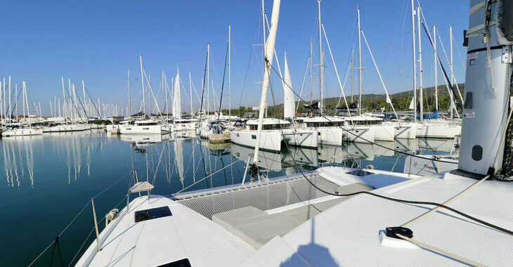 Louer catamaran à Marina Kastela - Fountaine Pajot Astrea 42 - 4 + 2 cab.