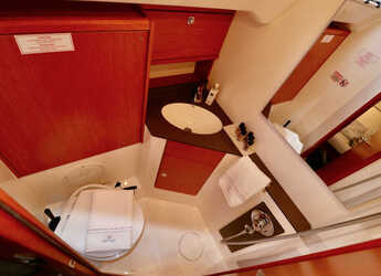 Rent a sailboat in Marina Kastela - Bavaria C50 Holiday - 5 cab.