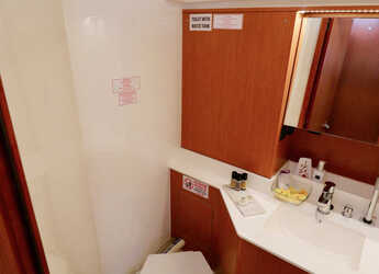 Rent a sailboat in Marina Kastela - Bavaria C50 Holiday - 5 cab.