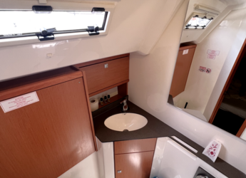 Rent a sailboat in Marina Kastela - Bavaria Cruiser 46 - 4 cab.