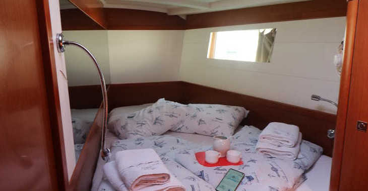Chartern Sie segelboot in Marina Kastela - Oceanis 48 - 5 cab.