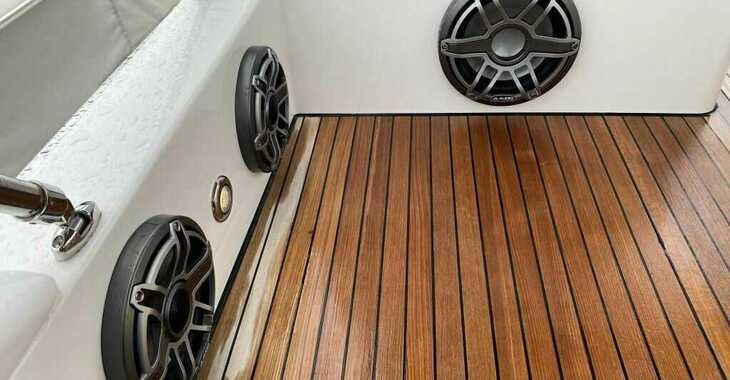 Rent a yacht in Marina Kornati - Bavaria Virtess 420 Fly