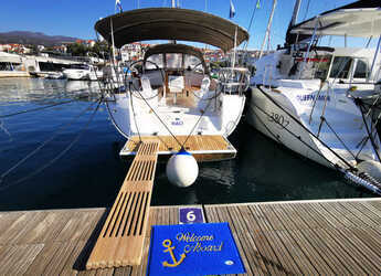 Rent a sailboat in Marina Novi - Bavaria Cruiser 37