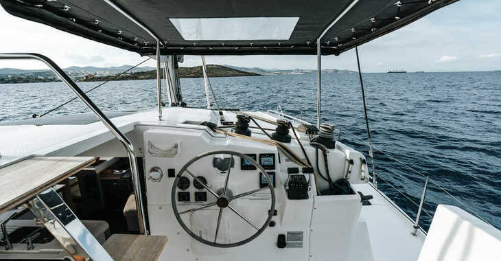 Chartern Sie katamaran in Lavrion Marina - Isla 40