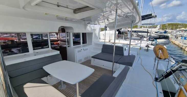 Rent a catamaran in Lavrion Marina - Lagoon 450F