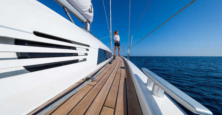 Rent a sailboat in Marina di Procida - Oceanis 46.1
