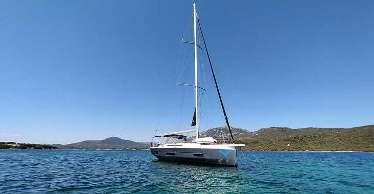 Rent a sailboat in Marina di Portisco - Dufour 470