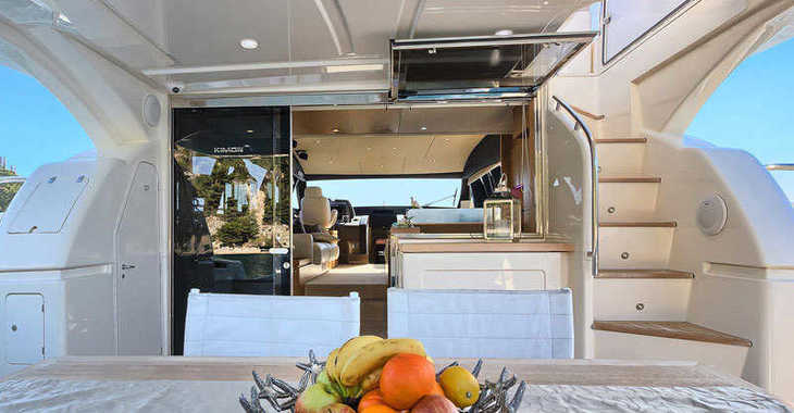 Louer yacht à Marina Kastela - Ferretti 620