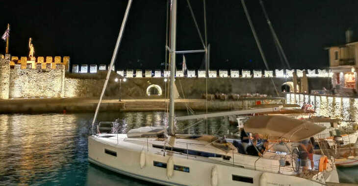 Rent a sailboat in Marina Gouvia - Sun Odyssey 440
