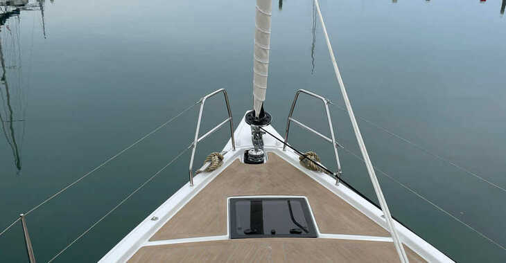 Rent a sailboat in Marina d'Arechi - Dufour 470