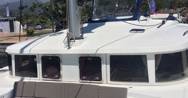 Rent a catamaran in Marina d'Arechi - Lagoon 440