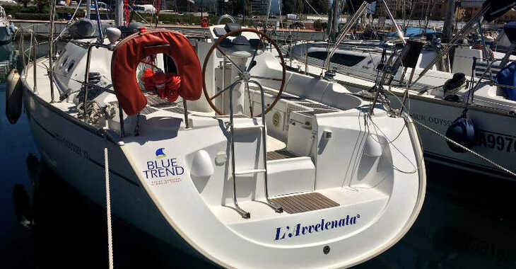 Rent a sailboat in Marina d'Arechi - Sun Odyssey 37
