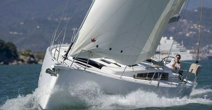 Rent a sailboat in Lefkas Marina - Dufour 430 Grand Large