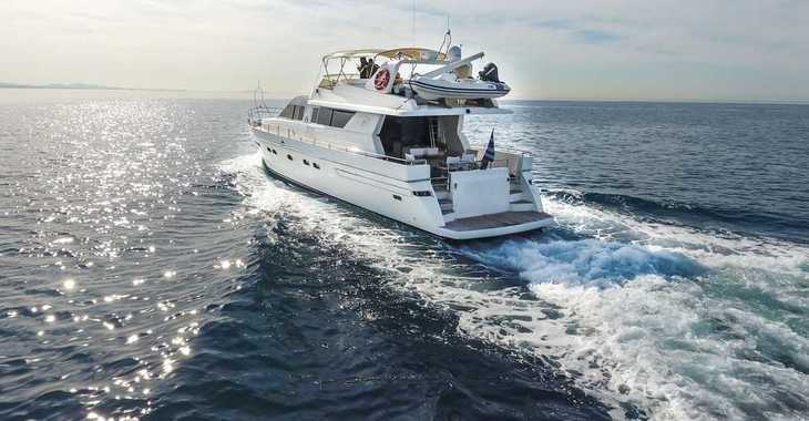Chartern Sie yacht in Flisvos  Marina - Technema 67