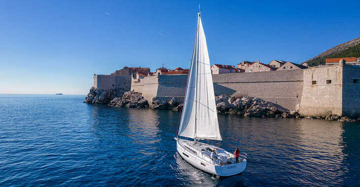 Rent a sailboat in ACI Marina Dubrovnik - Oceanis 40.1
