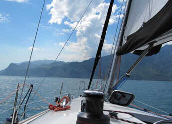 Rent a sailboat in Marina di Navene - Nautiner 30S Race