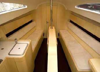 Rent a sailboat in Marina di Navene - Nautiner 30S Race