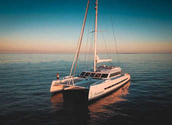 Alquilar catamarán en Marina Kastela - Open Ocean 740S