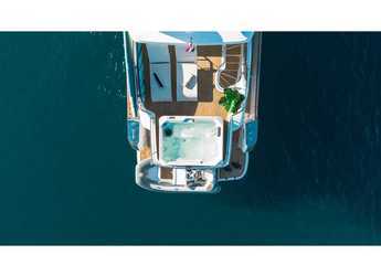 Rent a yacht in Yacht kikötő - Tribunj - Azimut Magellano 66