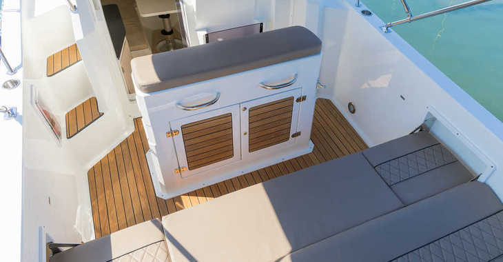 Louer bateau à moteur à Veruda - Pacific Craft 750 Sun Cruiser