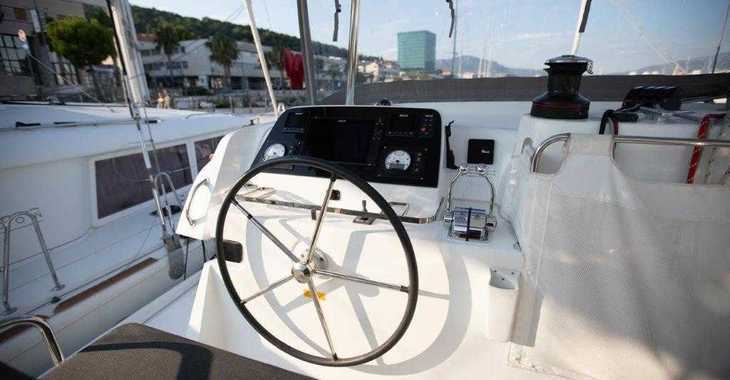 Rent a catamaran in Marina Polesana - Lagoon 42