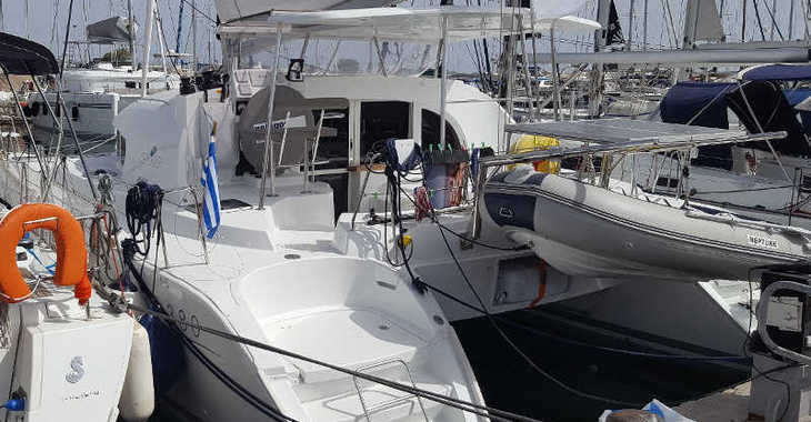 Rent a catamaran in Salamis Yachting Club - Lagoon 380
