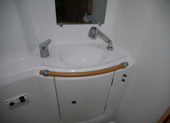 Chartern Sie katamaran in Salamis Yachting Club - Lagoon 380 s2