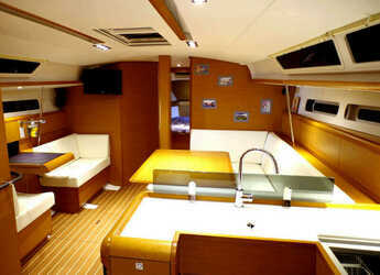 Chartern Sie segelboot in Salamis Yachting Club - Sun Odyssey 439