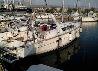 Rent a sailboat in Salamis Yachting Club - Oceanis 41