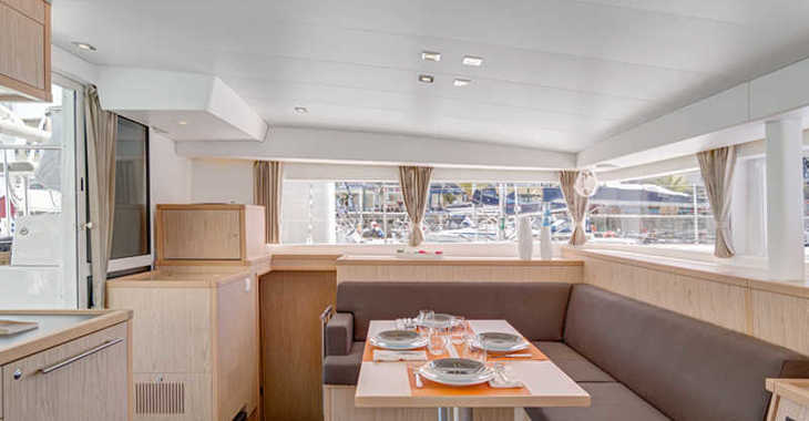 Rent a catamaran in Salamis Yachting Club - Lagoon 400 S2