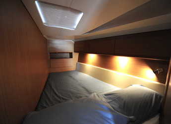 Rent a sailboat in Porto Capo d'Orlando Marina - Sun Odyssey 49i