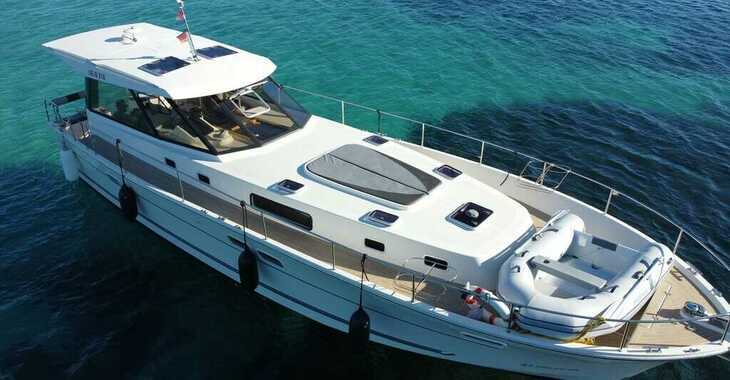 Rent a motorboat in SCT Marina Trogir - Delphia Escape 1350