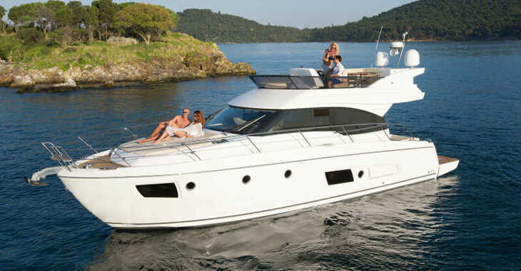 Rent a motorboat in Marina Kornati - Bavaria Virtess 420 Fly