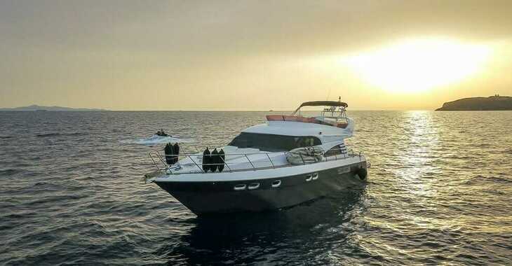 Chartern Sie yacht in Marina Zeas - Fairline Squadron 55