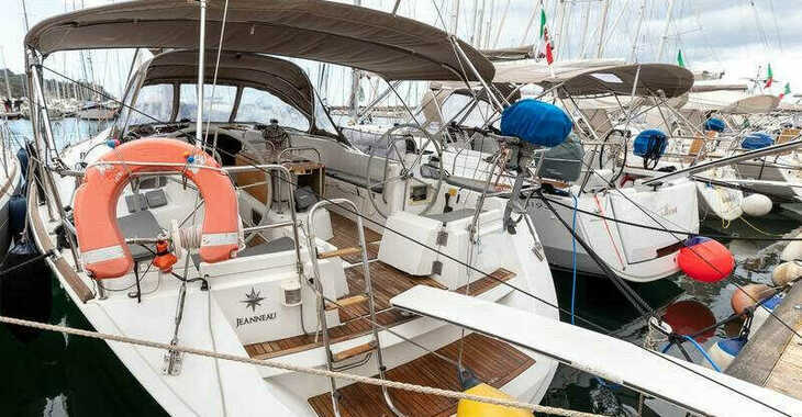 Rent a sailboat in Marina di Salivoli - Sun Odyssey 44 i