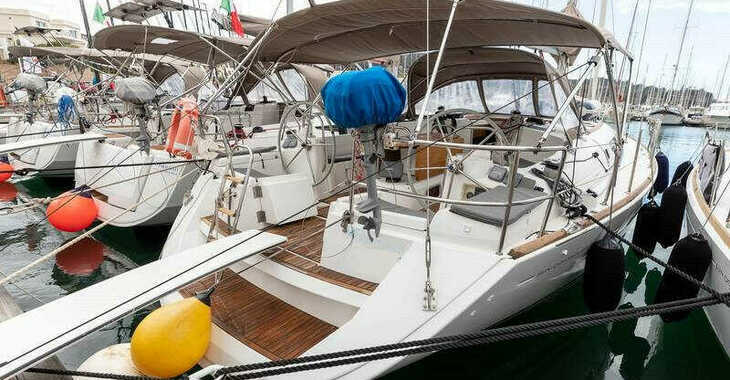 Rent a sailboat in Marina di Salivoli - Sun Odyssey 44 i