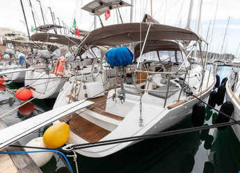 Chartern Sie segelboot in Marina di Salivoli - Sun Odyssey 44 i