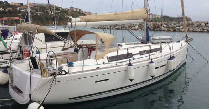 Rent a sailboat in Marina di Salivoli - Dufour 405