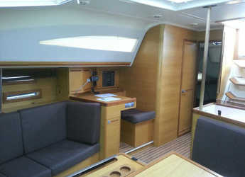 Chartern Sie segelboot in Marina di Salivoli - Elan 444 Impression