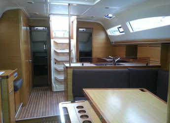 Chartern Sie segelboot in Marina di Salivoli - Elan 444 Impression