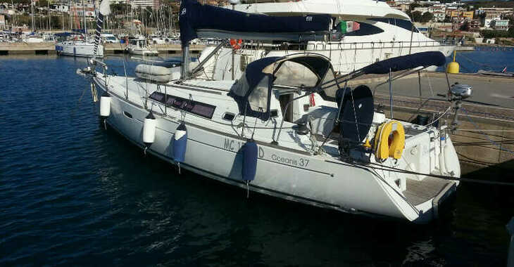 Rent a sailboat in Marina di Salivoli - Oceanis 37